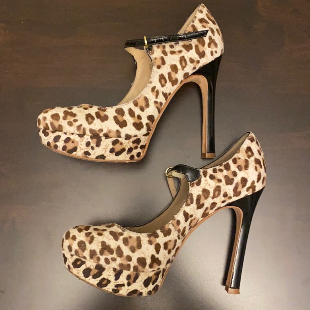 Joan & David animal print heels 6.5